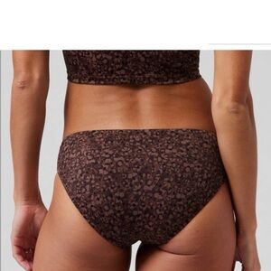 NWT ATHLETA Clean Medium Bikini Bottom IN Camo Flora Decadent Chocolate XXS